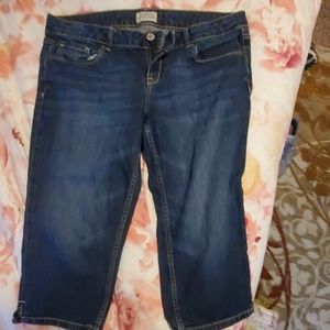 Aeropostale capris